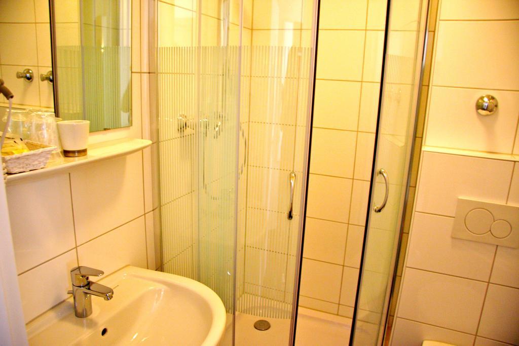 דיסלדורף Hotel Gemini חדר תמונה